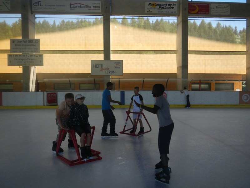 Village Camps International Summer Camp Leysin, Switzerland 2025-08-09 https://www.villagecamps.com/journals_admin/images/708-12-ice skating (61).jpg